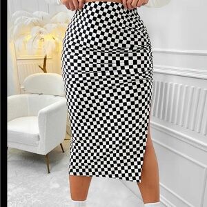 SHEIN Black and White Checkered Pencil Skirt Midi